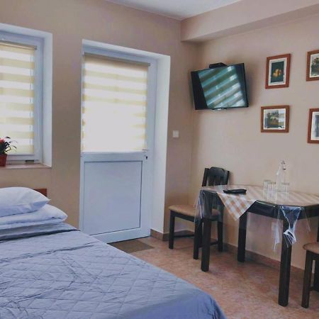 Hotel Marislav Cesnovice Ngoại thất bức ảnh
