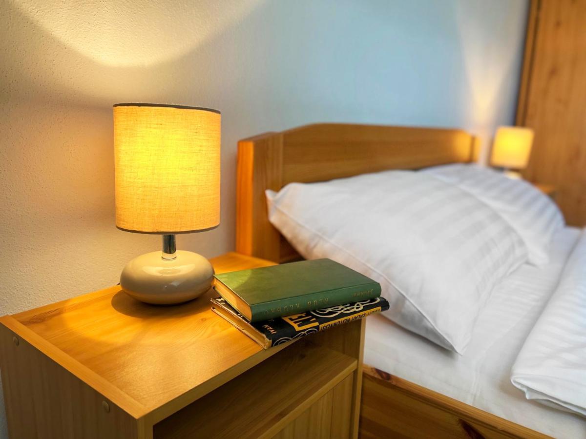 Hotel Marislav Cesnovice Ngoại thất bức ảnh