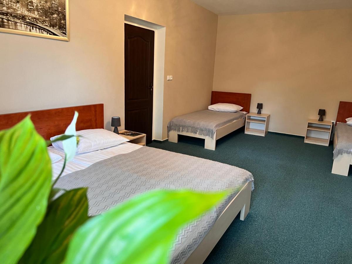 Hotel Marislav Cesnovice Ngoại thất bức ảnh