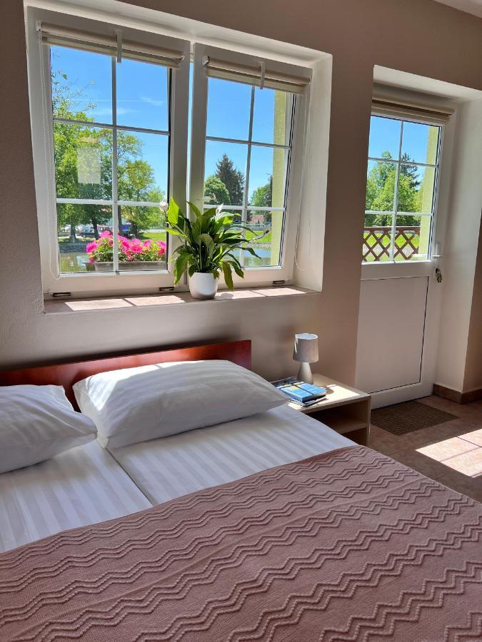 Hotel Marislav Cesnovice Ngoại thất bức ảnh