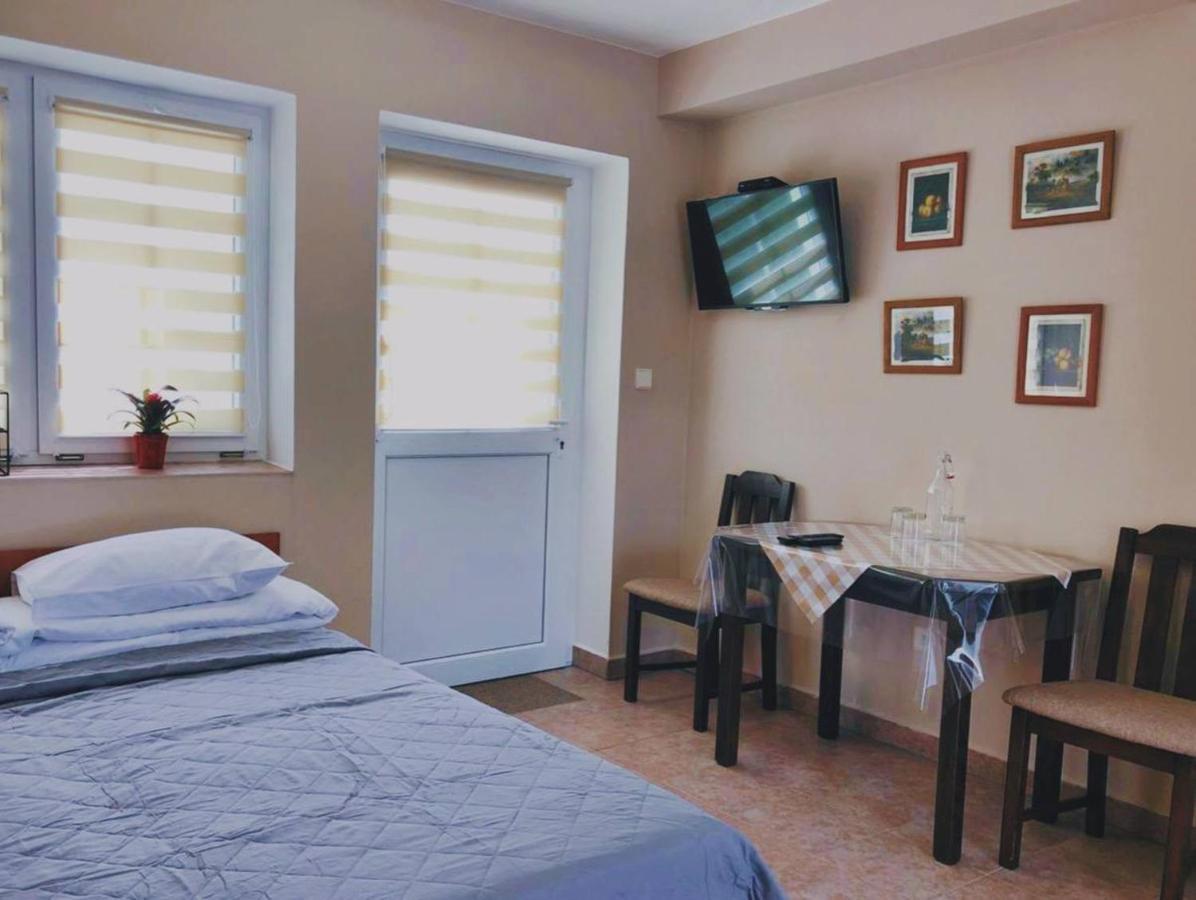 Hotel Marislav Cesnovice Ngoại thất bức ảnh